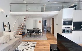 3.5 High Ceilings - Centrally Located